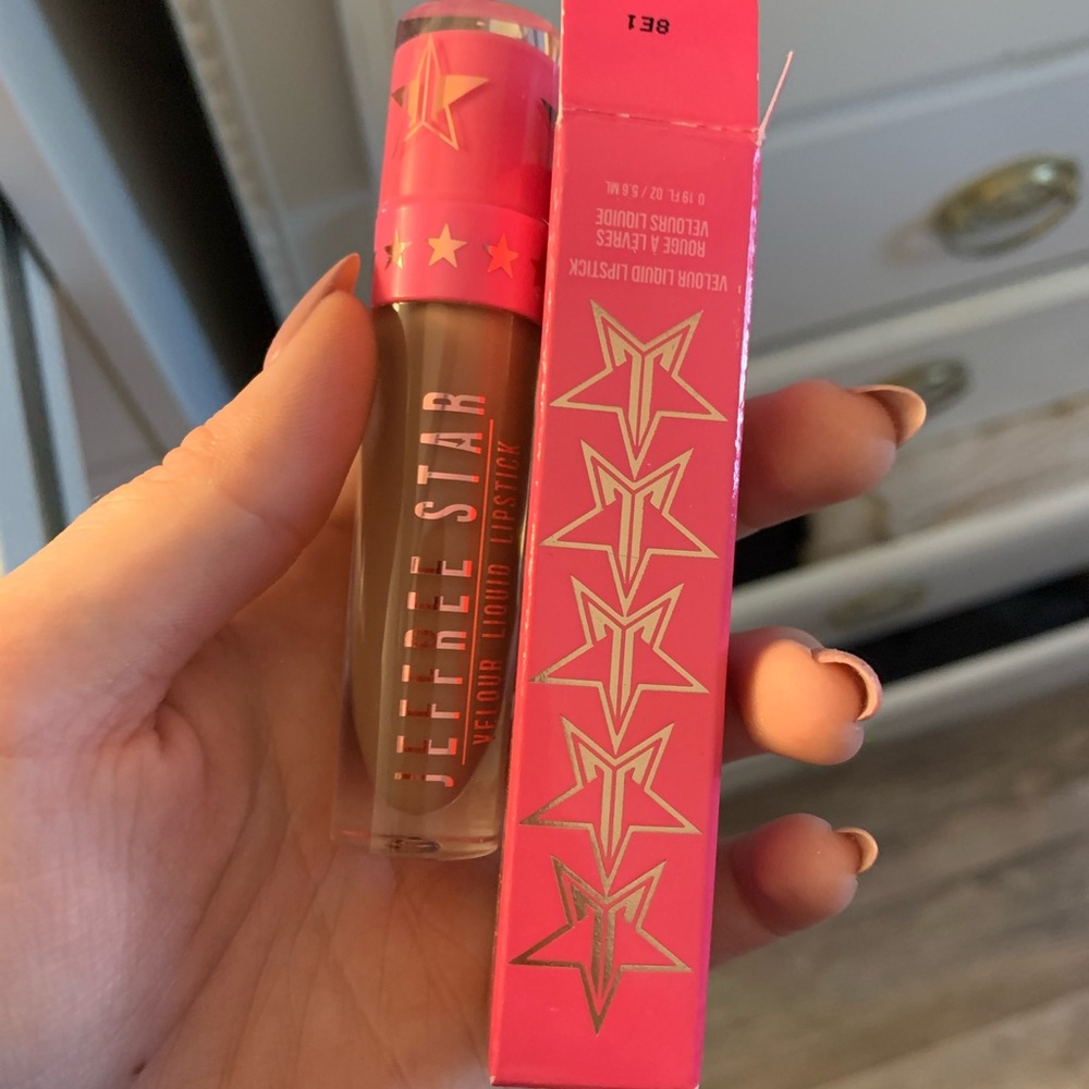 Jeffree Star liquid lip in posh spice